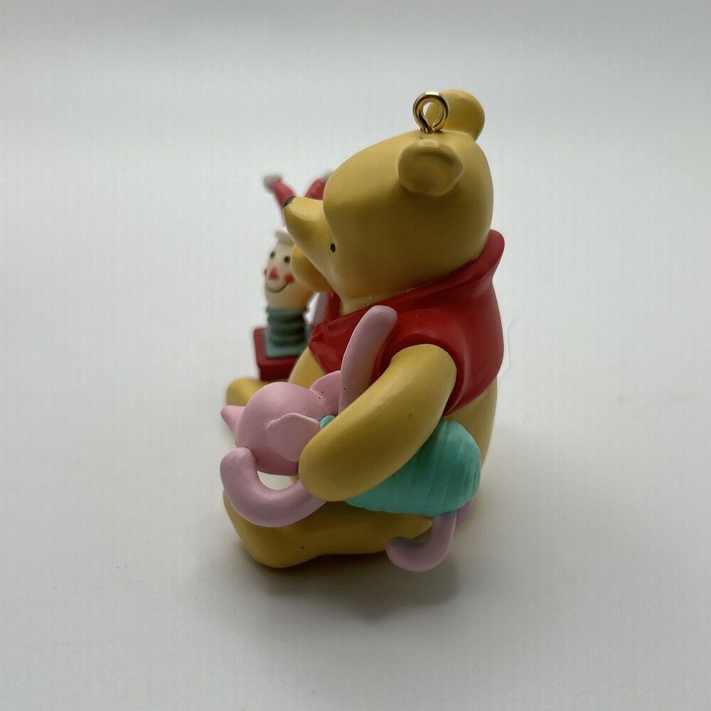 Hallmark Keepsake Piglets Jack-in-the-Box Ornament 2000 Classic Pooh Collection - Picture 8 of 11